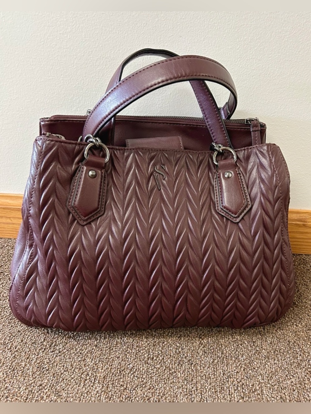 Simply Vera Vera Wang • Wine Colored Purse Handbag